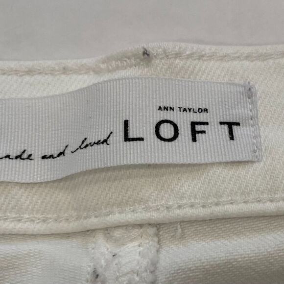LOFT Cotton White Relaxed Skinny Fit Mid Rise Denim Stretch Shorts, Size 12 - Picture 6 of 13